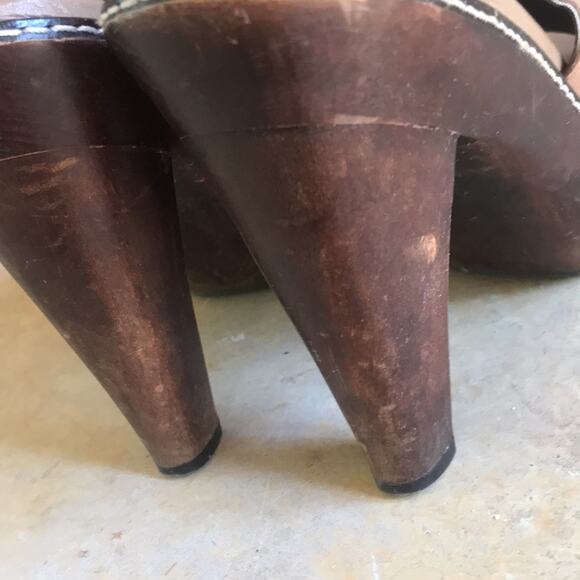 Banana Republic Leather Tan Peep Toe Sandal Heels Women's Size 8M - Picture 6 of 9